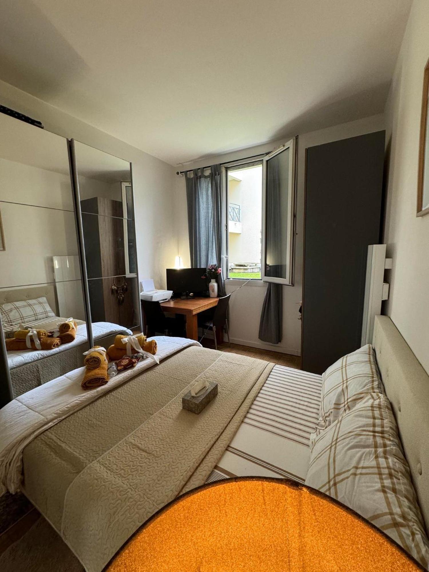 Near Castle Of Versailles Cozy Room With Breakfast And Parking Εξωτερικό φωτογραφία